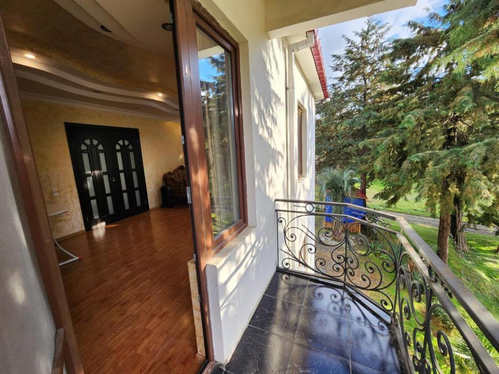 Villa In Chakvi Luaran gambar
