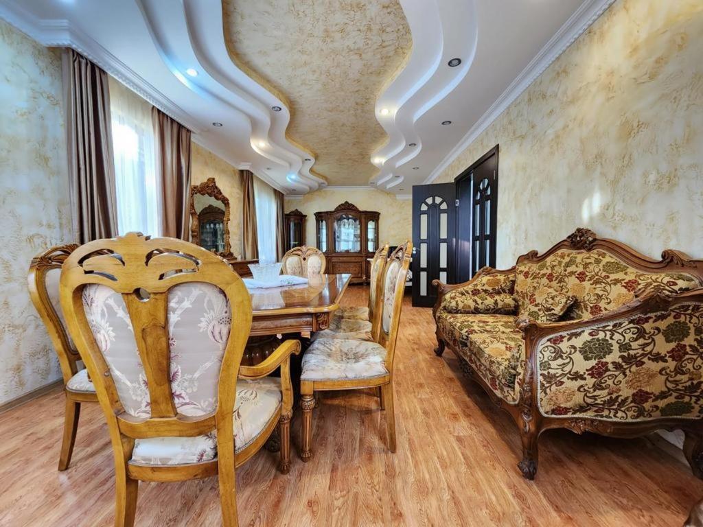 Villa In Chakvi Luaran gambar
